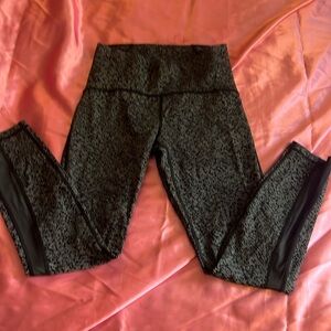 Lululemon 7/8 length leggings train times